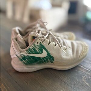 Nike tennis court shoes Nike
Vapor X knit | Size 8 women’s